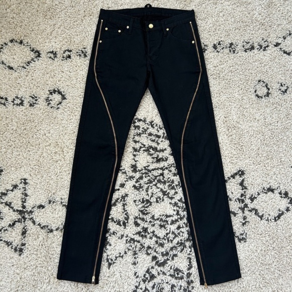 CAMILLA and MARC // Electric Ziggy Black Fix Jeans w Gold Zipper Detail, size 27